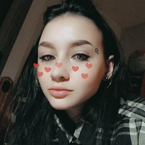 Meet your Posher, Elise